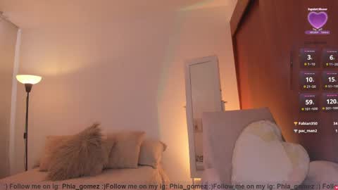 Snapshot of sophiaparker_ chatting on April 23, 2026, 12:29 pm online show from April 23, 2026, 12:29 pm