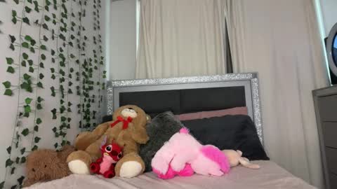 Snapshot of sophiasecretsx chatting on February 14, 2026, 6:15 pm Sophia online show from February 14, 2026, 6:15 pm