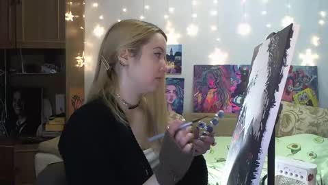 SophiaSonata online show from December 4, 2024, 5:44 pm