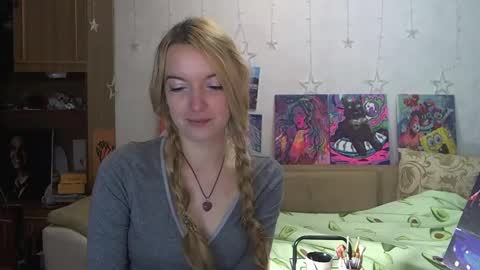 SophiaSonata online show from December 8, 2024, 5:01 pm