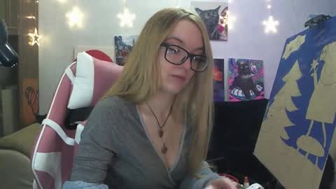 SophiaSonata online show from November 18, 2025, 9:52 pm