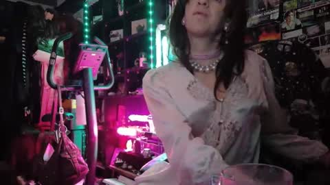 Snapshot of sophie198013 chatting on May 15, 2026, 11:56 pm Sophie Satin1980 online show from May 15, 2026, 11:56 pm