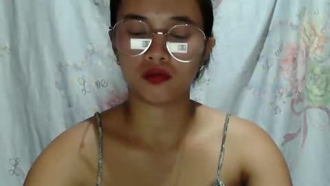 sophie_193 online show from May 17, 2026, 5:31 pm