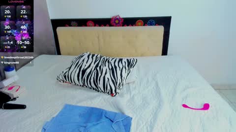 Sophia  online show from December 1, 2024, 4:29 pm