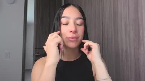 Sophie  online show from September 16, 2025, 1:45 pm