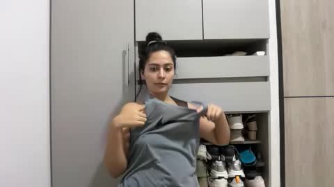 Sophie online show from April 28, 2026, 12:31 am