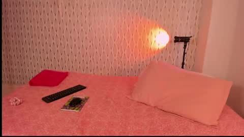 Sophie or Sof online show from February 7, 2025, 6:13 pm