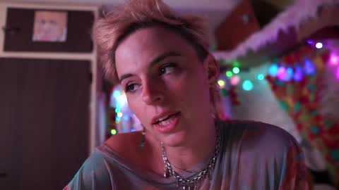 Snapshot of sophie_lovely chatting on December 24, 2024, 5:05 am derpy derpington online show from December 24, 2024, 5:05 am