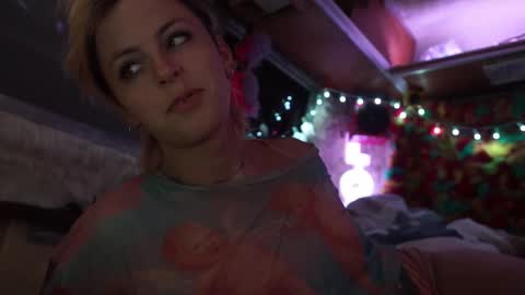 Snapshot of sophie_lovely chatting on February 17, 2025, 6:20 am derpy derpington online show from February 17, 2025, 6:20 am