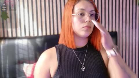 sophie_new25 online show from October 20, 2025, 12:49 pm