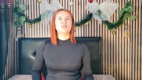 sophie_new25 online show from December 1, 2025, 1:27 pm