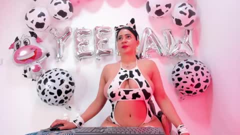 Snapshot of sophie_newton chatting on June 5, 2026, 12:33 pm sophie_newton online show from June 5, 2026, 12:33 pm