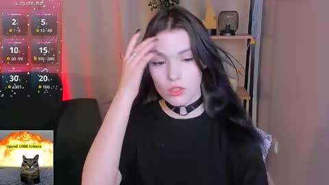 sophie_nomenal_ online show from September 16, 2025, 9:05 pm