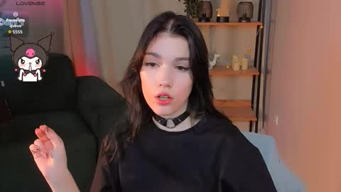 sophie_nomenal_ online show from October 14, 2025, 1:45 pm