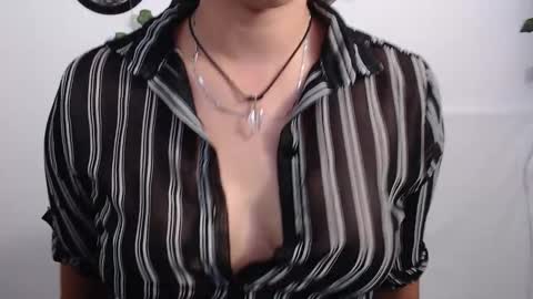 Snapshot of sophie_ross1 chatting on October 8, 2025, 12:52 am sophie_ross1 online show from October 8, 2025, 12:52 am