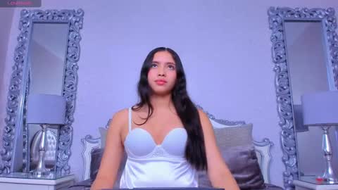 sophiebellucci online show from February 9, 2025, 4:25 am