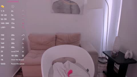 Snapshot of sophiebrownx_ chatting on January 29, 2025, 5:45 pm Sophie online show from January 29, 2025, 5:45 pm