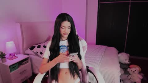    online show from October 11, 2025, 11:36 pm