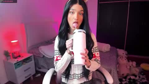    online show from December 4, 2025, 8:01 am