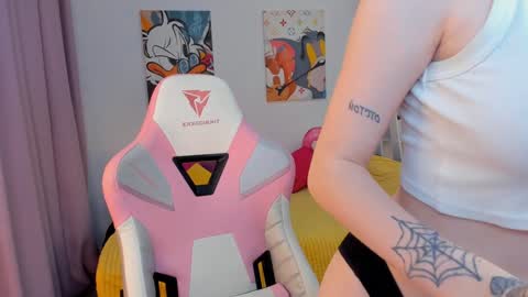 Sophie  online show from December 20, 2024, 3:36 am