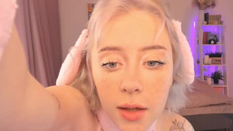 Sophie  online show from January 21, 2025, 2:22 am