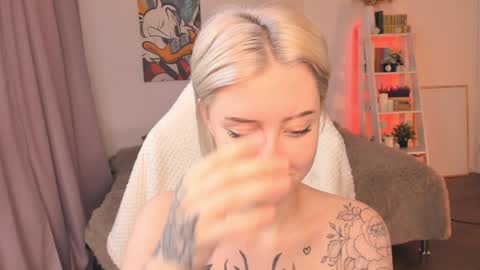 Sophie  online show from February 2, 2025, 10:13 am