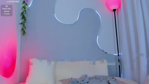 Sophie online show from April 2, 2026, 11:02 pm