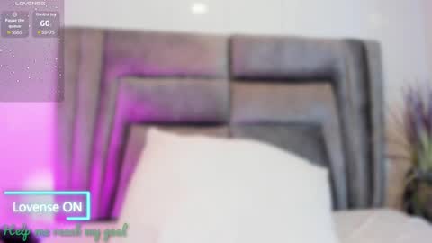 Sophie  online show from February 10, 2025, 5:52 pm