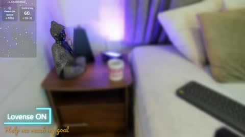 Sophie  online show from February 17, 2025, 11:44 am