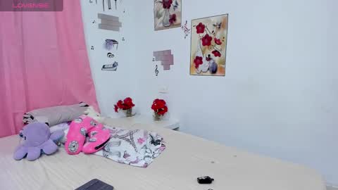 Sophie Woods  online show from December 17, 2024, 10:43 pm