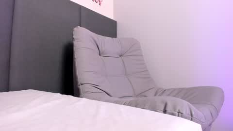 sophieharris__ online show from February 8, 2025, 1:54 am