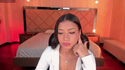 Sophie Houston online show from March 3, 2026, 4:07 am