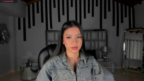 Sophie Houston online show from April 13, 2026, 4:29 am