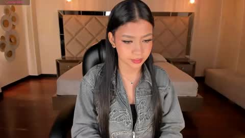 Snapshot of sophiehouston_ chatting on April 22, 2026, 3:31 am Sophie Houston online show from April 22, 2026, 3:31 am
