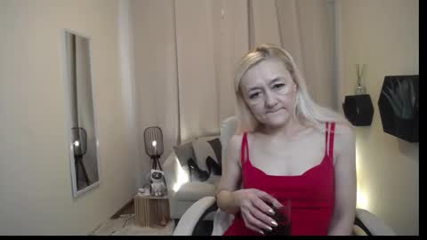 sophiekittyy online show from February 28, 2026, 7:53 am