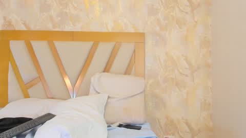 Sophie online show from December 27, 2024, 3:59 pm