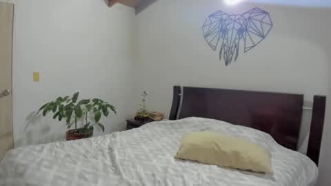 Sophia online show from December 15, 2024, 11:42 pm