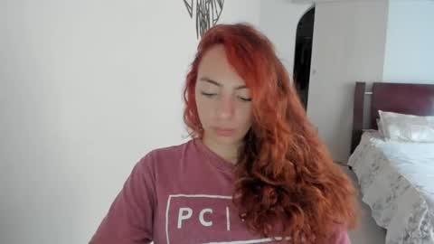 Sophia online show from September 17, 2025, 10:33 pm