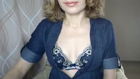 Snapshot of sophiemisss chatting on October 27, 2025, 7:45 am Sophiemisss online show from October 27, 2025, 7:45 am