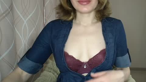 Sophiemisss online show from March 31, 2026, 8:48 am