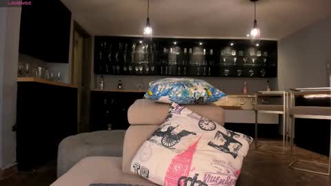 Sophie  Palmer online show from September 20, 2025, 11:33 am