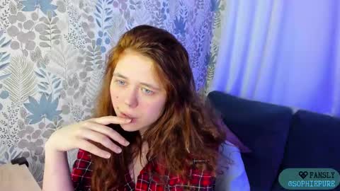 Sophie online show from October 28, 2025, 9:06 pm