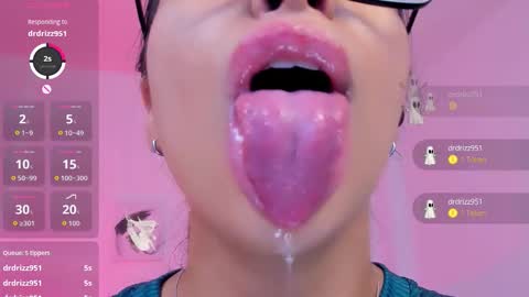 sophierooy online show from November 19, 2025, 4:07 pm