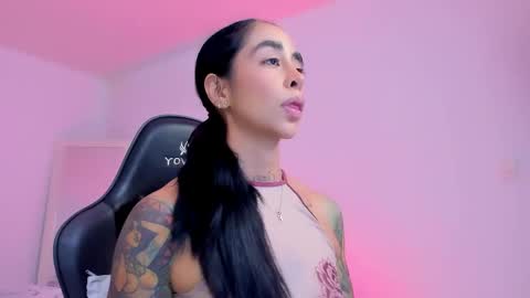 sophierooy online show from May 18, 2026, 11:43 pm