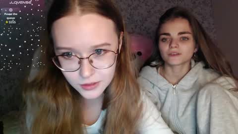 Sophie and my bestie Mandy    online show from October 19, 2025, 3:34 pm