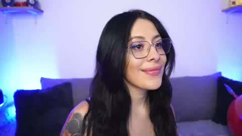 Sophiie online show from January 17, 2026, 5:01 am