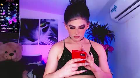 Sophie Sweet online show from December 1, 2025, 1:54 am