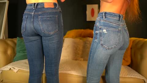 Sophydiva online show from November 18, 2025, 6:18 am