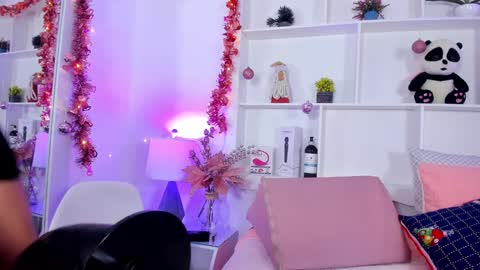 Sophy online show from December 5, 2024, 2:09 am