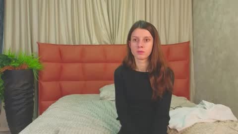 sorayanox online show from December 18, 2025, 2:45 pm